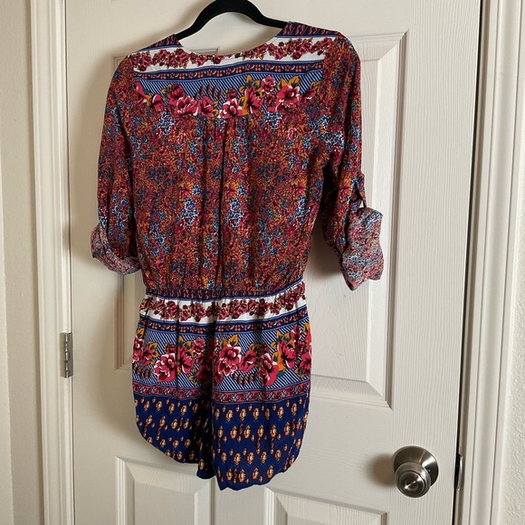 Forever 21 V-neck, long-sleeved romper a multicolor floral print size medium - Picture 10 of 11